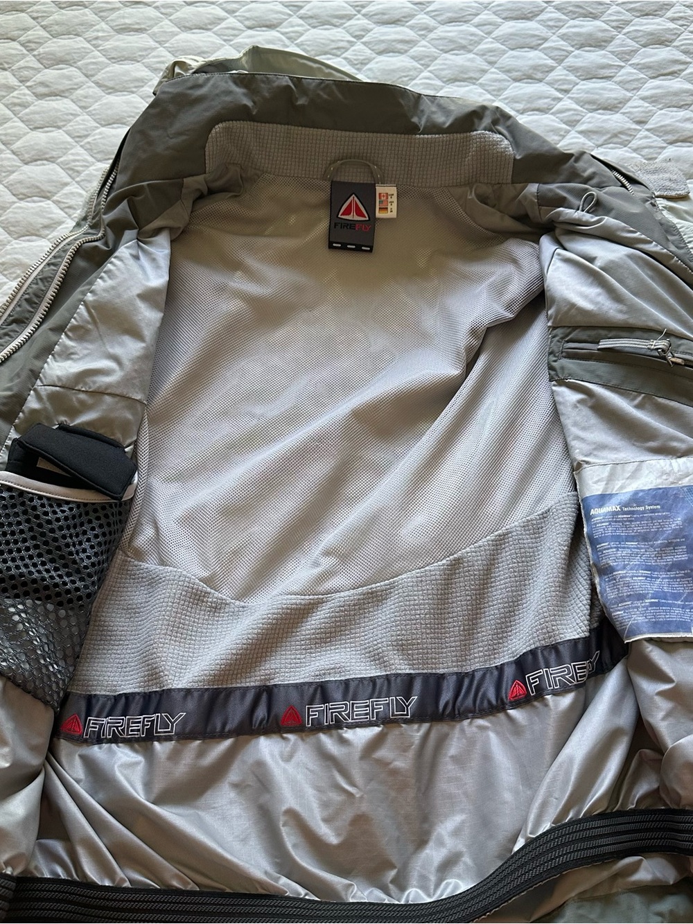 Hooded shell/rain jacket - Picture 10 of 16